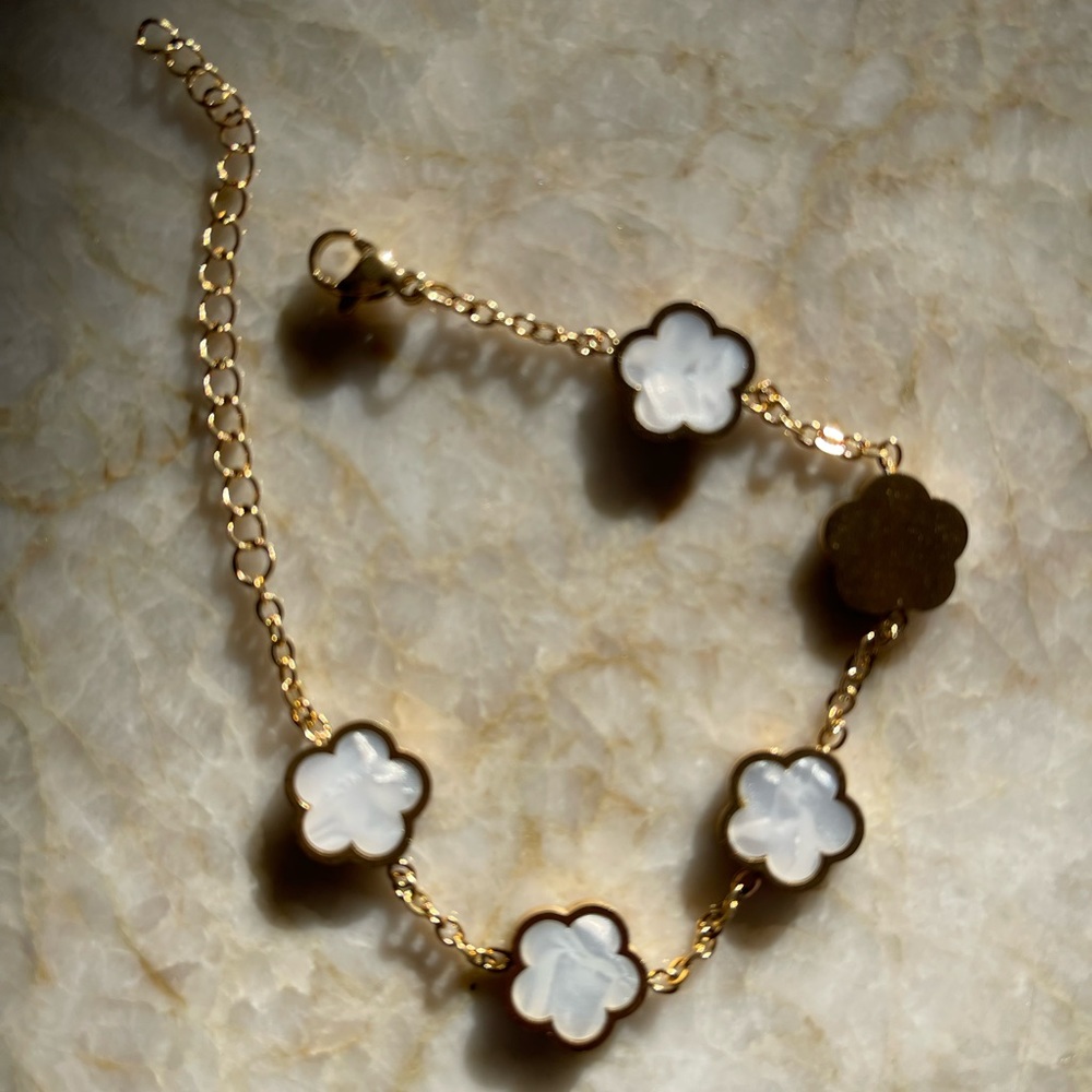 NWT Clover Bracelet